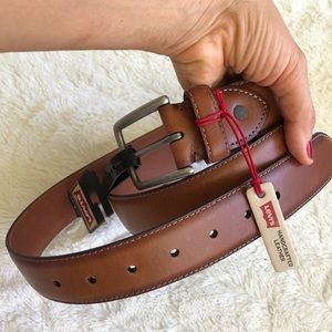Levi’s leather men’s belt